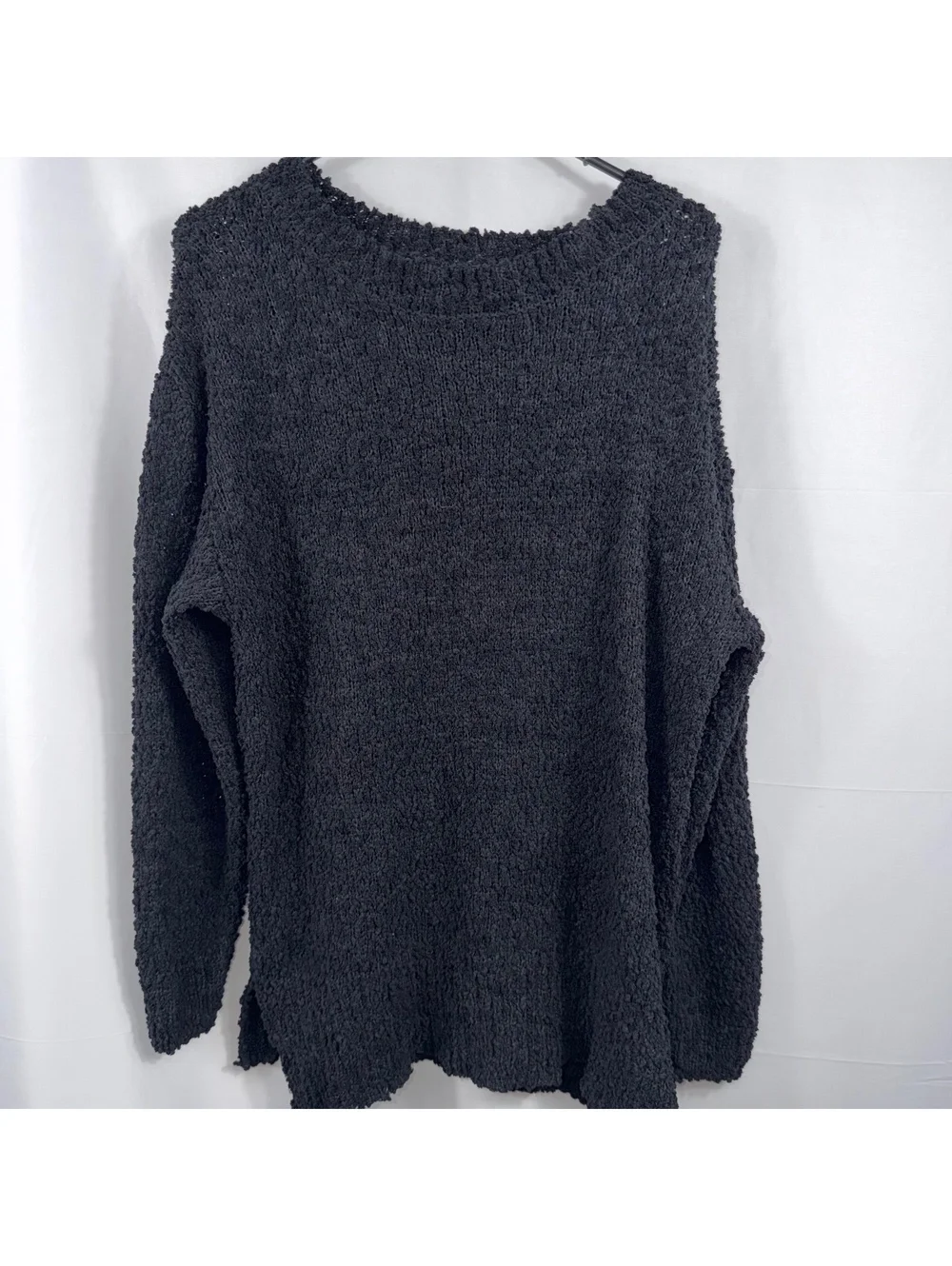 Women’s Medium Black Cozy Chenille Knit Oversized Sweater Long Sleeve Side Slits